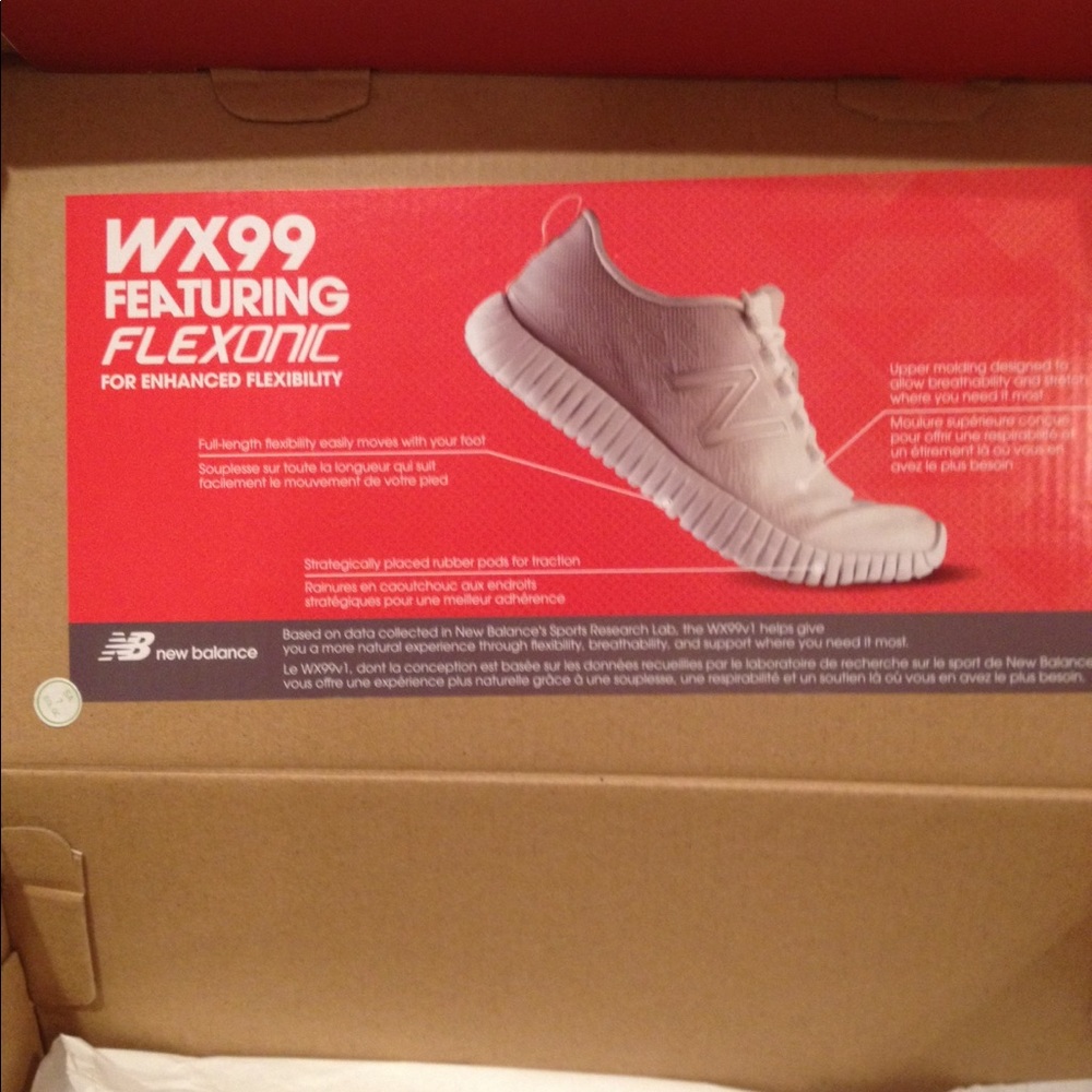 NWT women's New Balance shoes - Picture 7 of 7