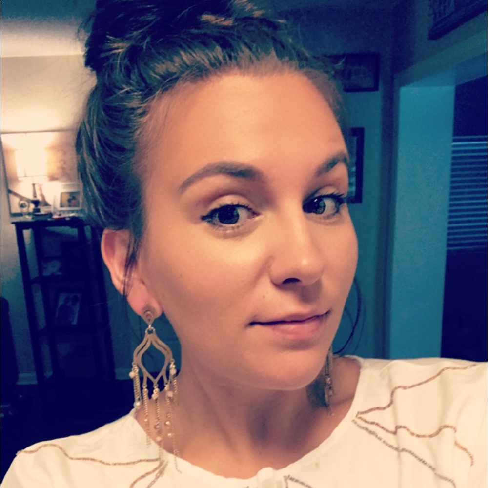 Meet your Posher, Laurel