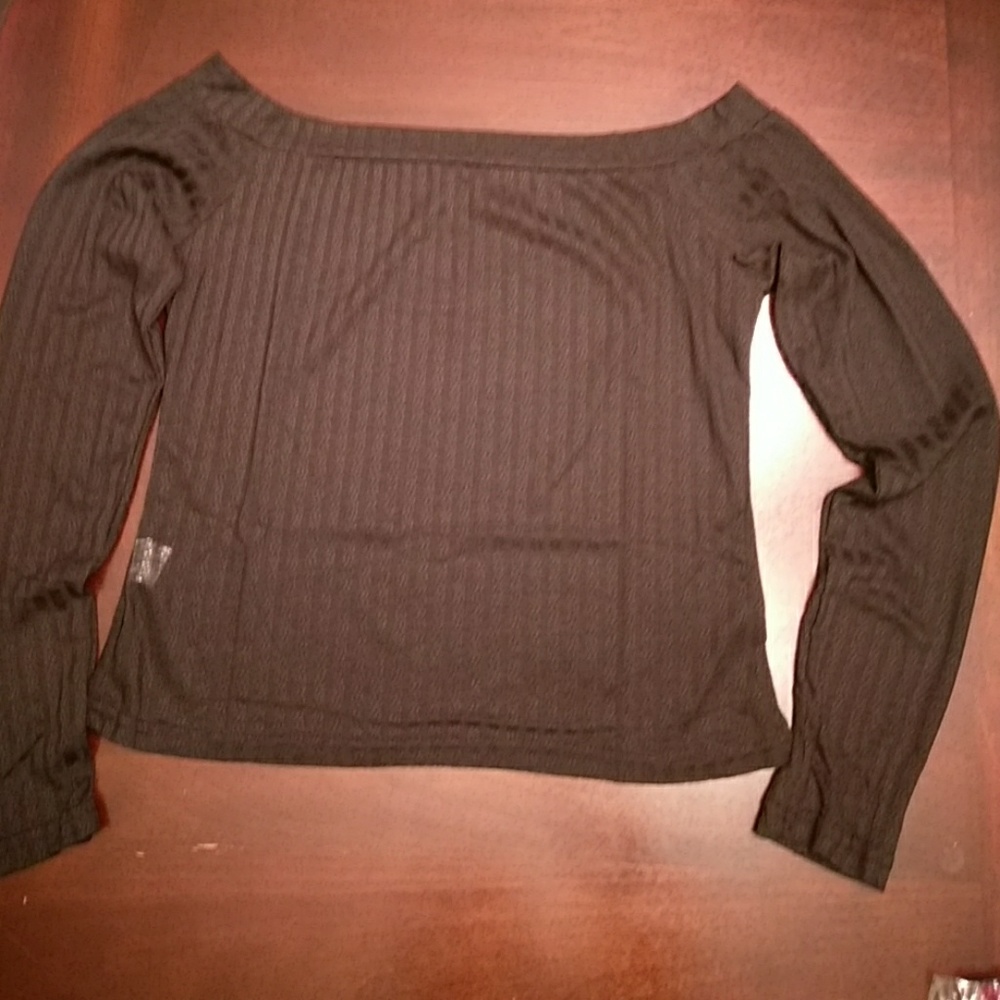 Black off the shoulder crop top - Picture 5 of 6