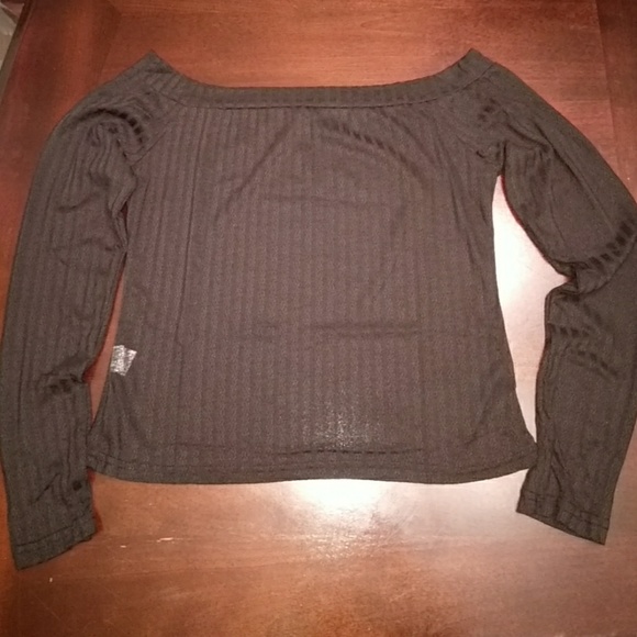 Black off the shoulder crop top - Picture 4 of 6