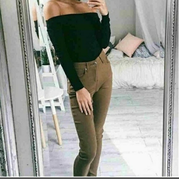 Black off the shoulder crop top - Picture 2 of 6