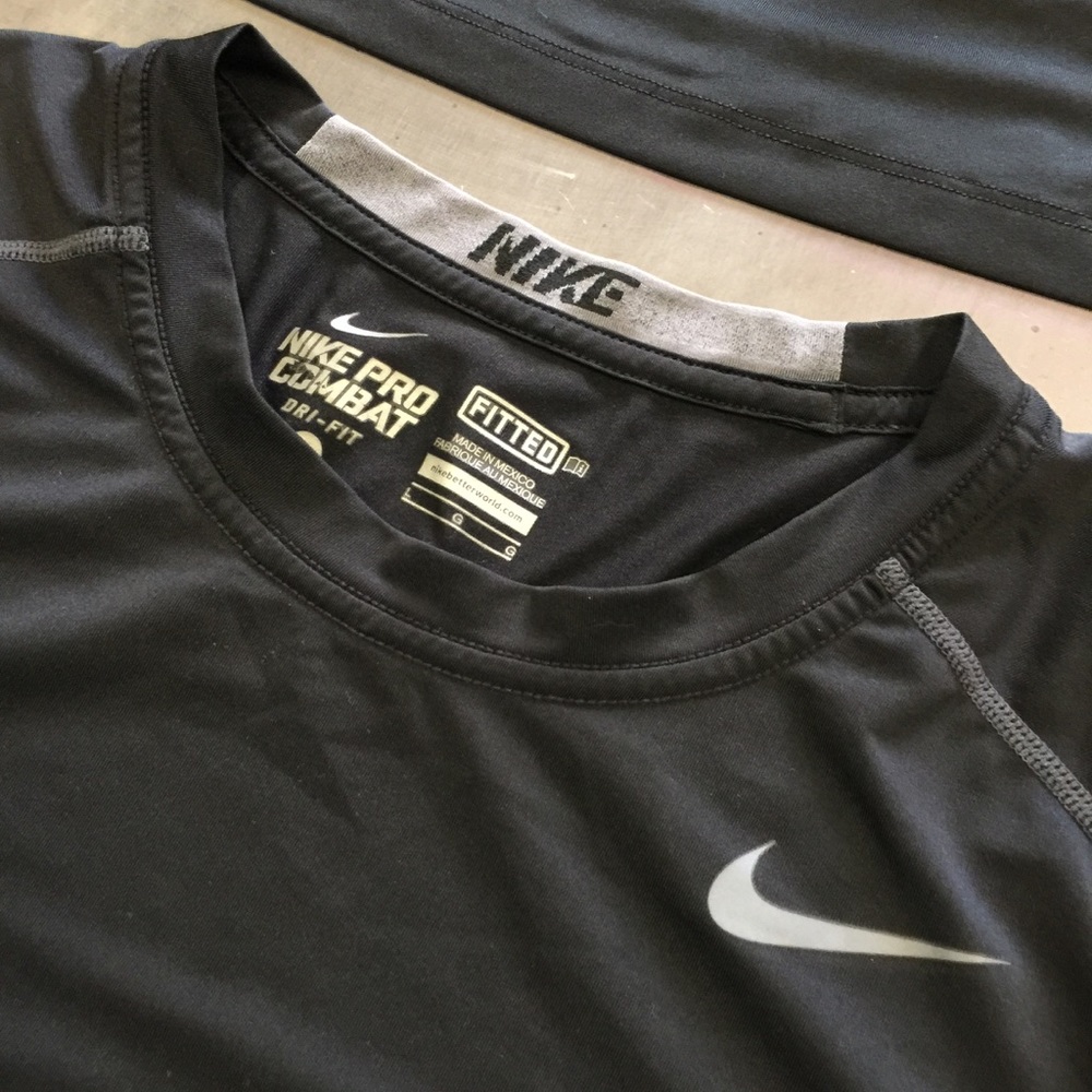 Nike - Picture 2 of 3