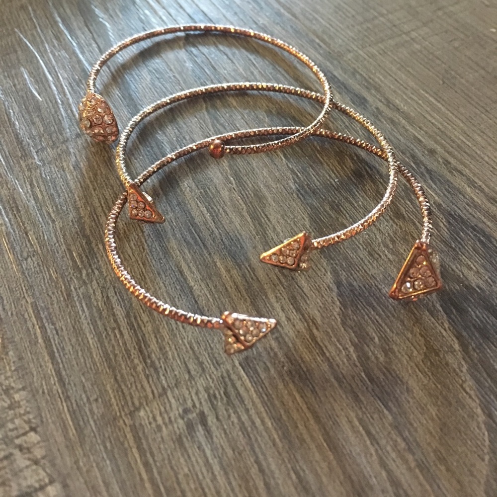 Bebe bangles