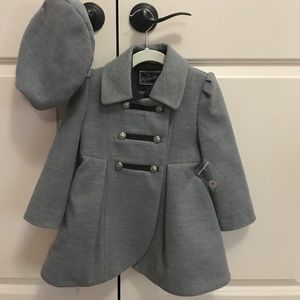 Beautiful kids coat. Brand new never work.