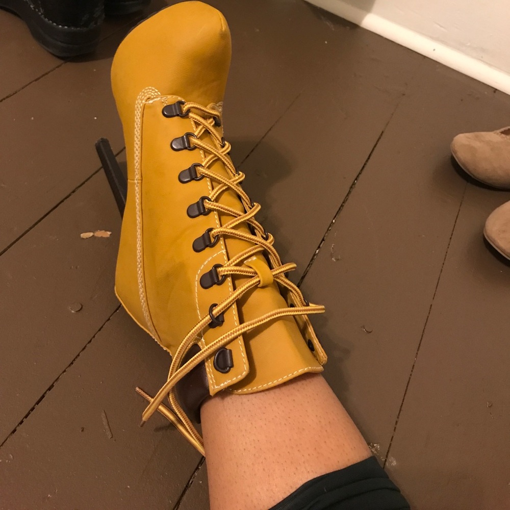 Timberland look alike heeled boot