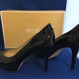 Michael Kors Ionna Pump