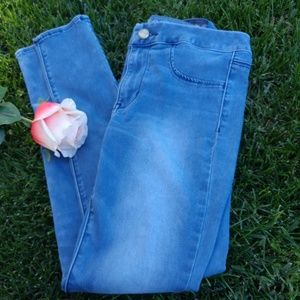 American Eagle jean legging size 4 comfortable