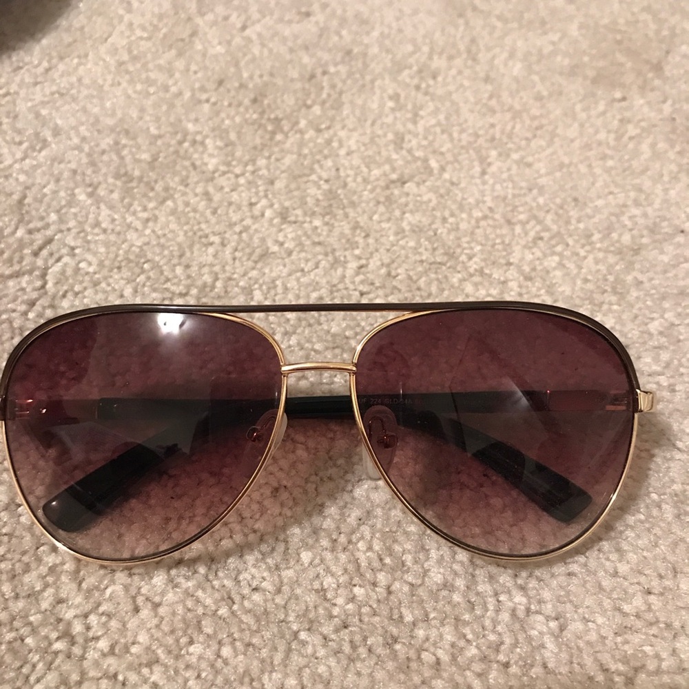 NWOT Guess Aviator Sunglasses