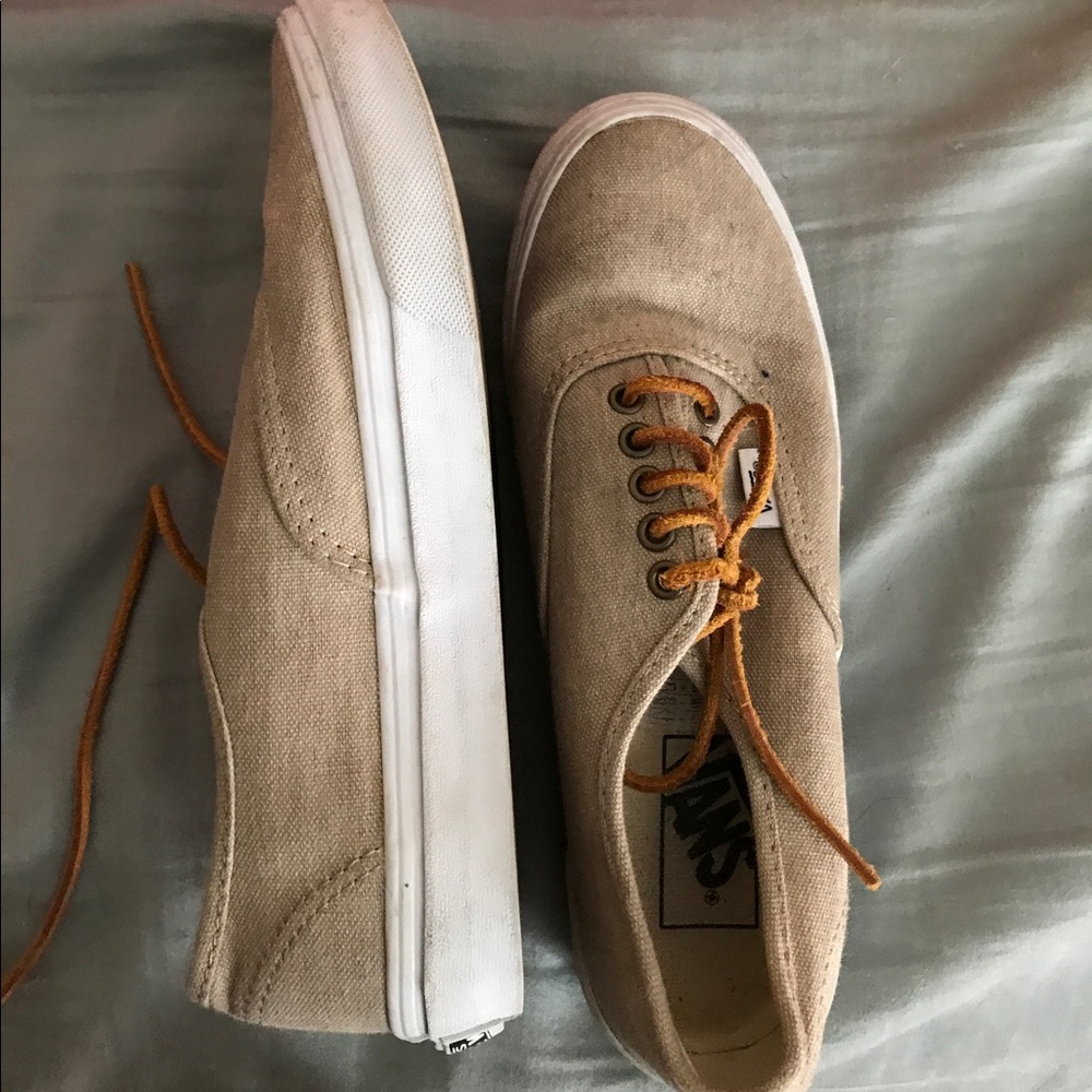 Tan vans - Picture 2 of 4