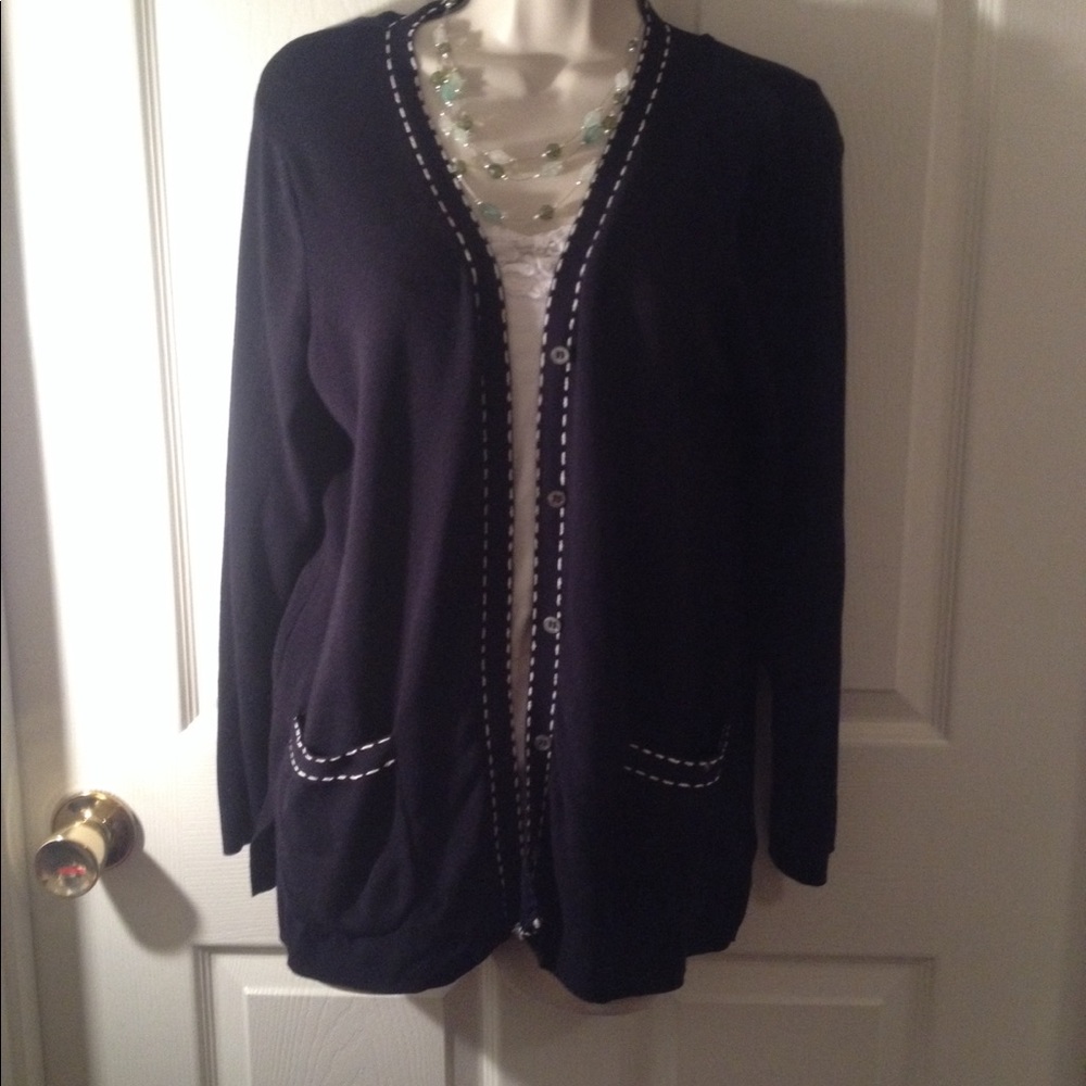 SOLD 😎Liz Claiborne Navy Stitched Cardigan