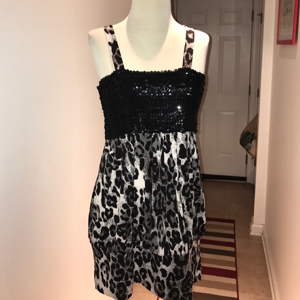 Sexy Snow Leopard print Dress with Sequins Sz 1X😘
