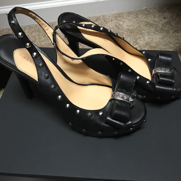 Heel - Picture 2 of 4