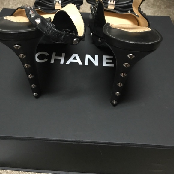 Heel - Picture 4 of 4