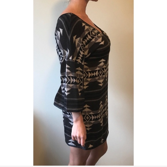 {Coveted Clothing} Gray Knit V-Neck Shift Dress - Picture 3 of 6