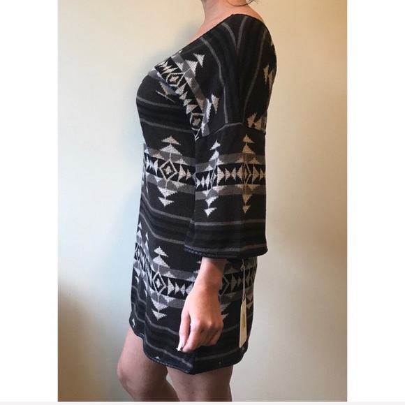 {Coveted Clothing} Gray Knit V-Neck Shift Dress - Picture 5 of 6