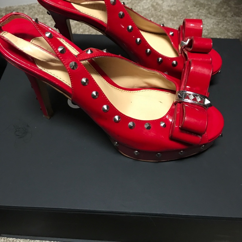 Heel - Picture 2 of 3