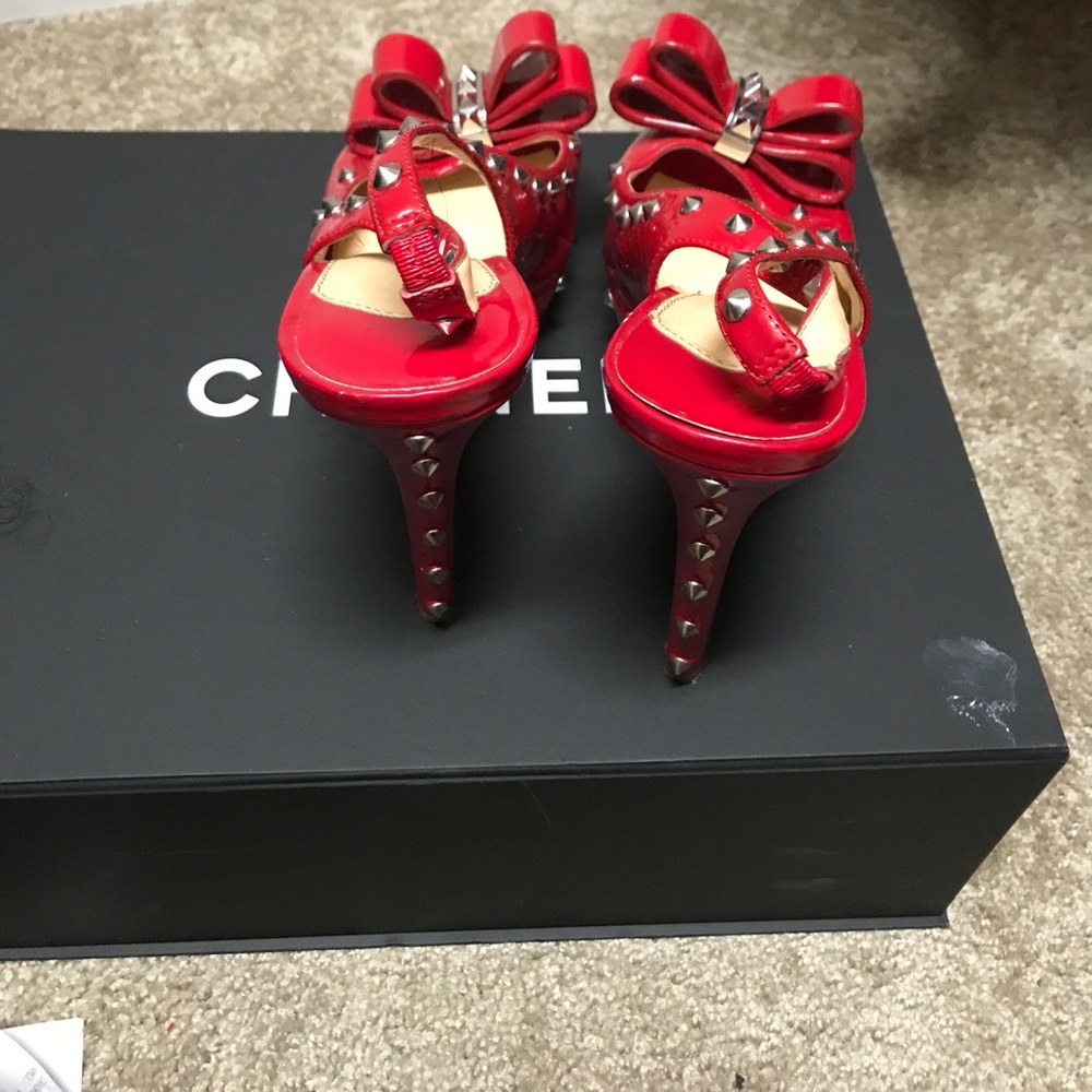 Heel - Picture 3 of 3