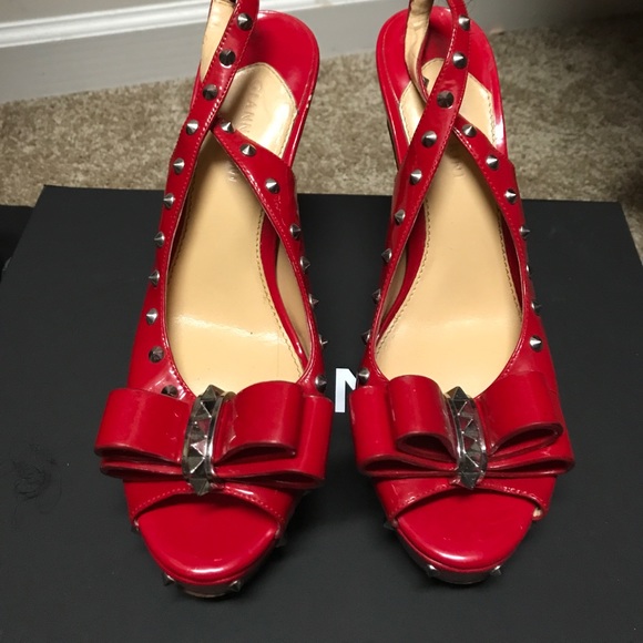 Heel - Picture 1 of 3