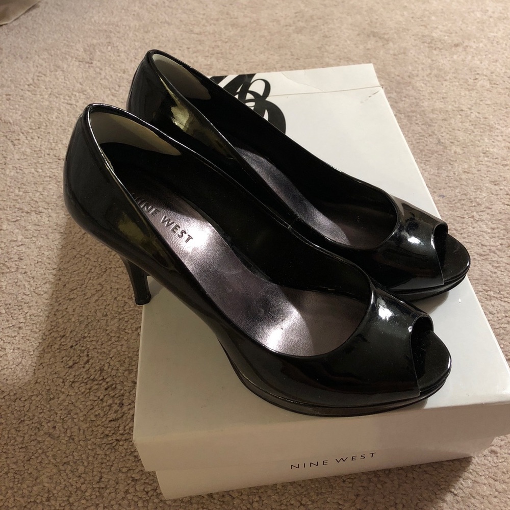 Nine West black patent peep toe
