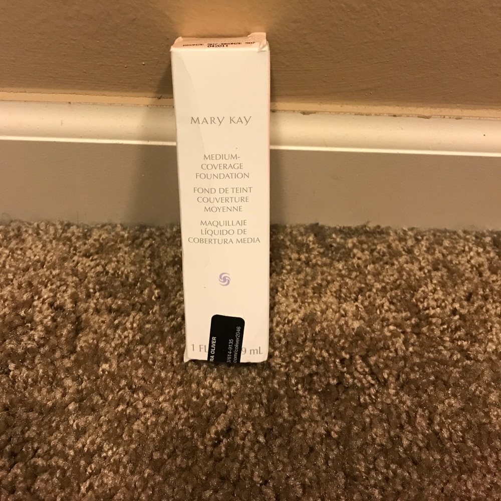 Medium Coverage Foundation by MaryKay