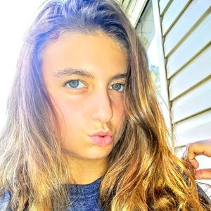 Meet your Posher, Deanna