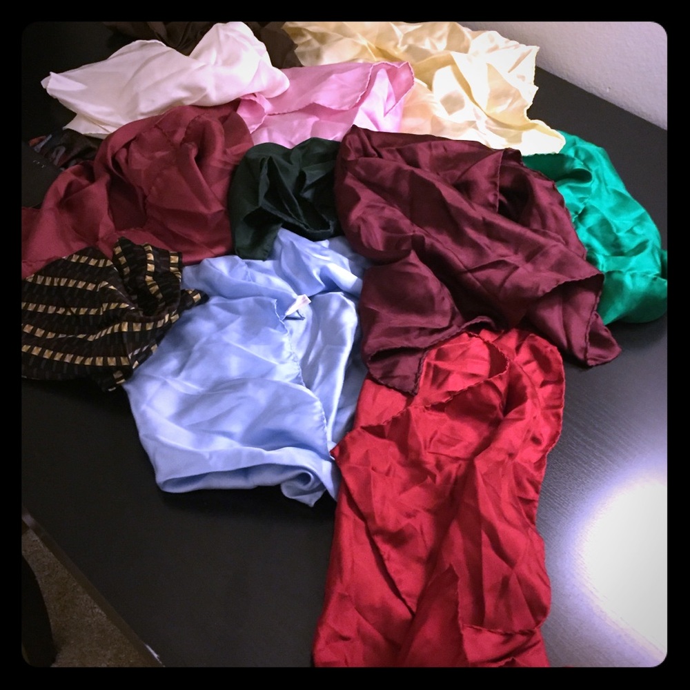 Variety of silk colored pocket squares.