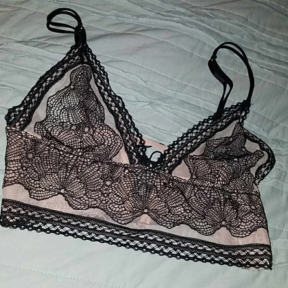NWOT Victoria's Secret lace XS Bralette