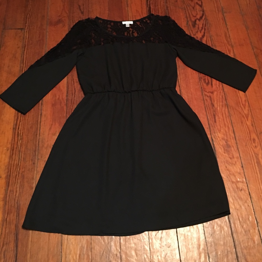 Small Charming Charlie Black lace dress.