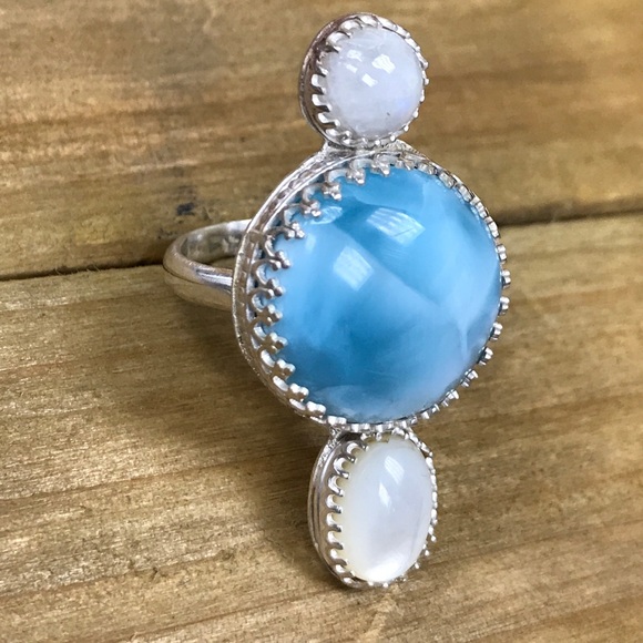 Ring - Picture 3 of 6