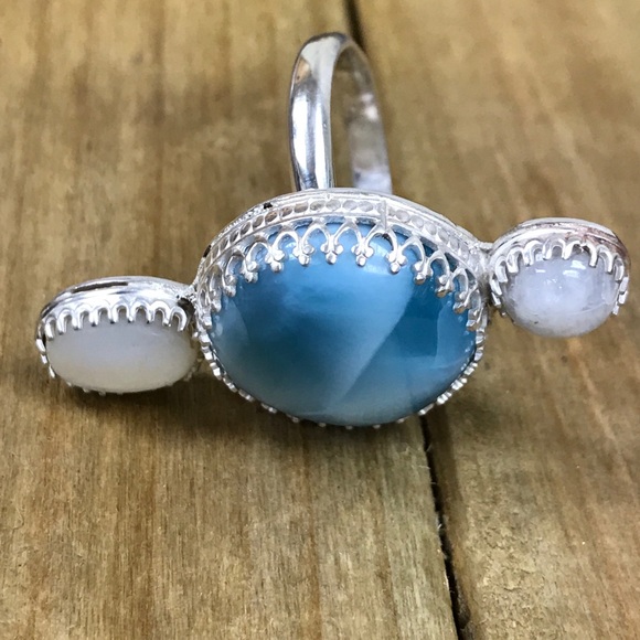 Ring - Picture 4 of 6