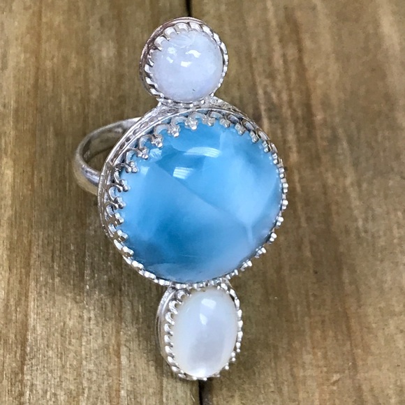 Ring - Picture 5 of 6