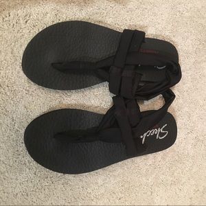 Sketchers yoga mat sandals