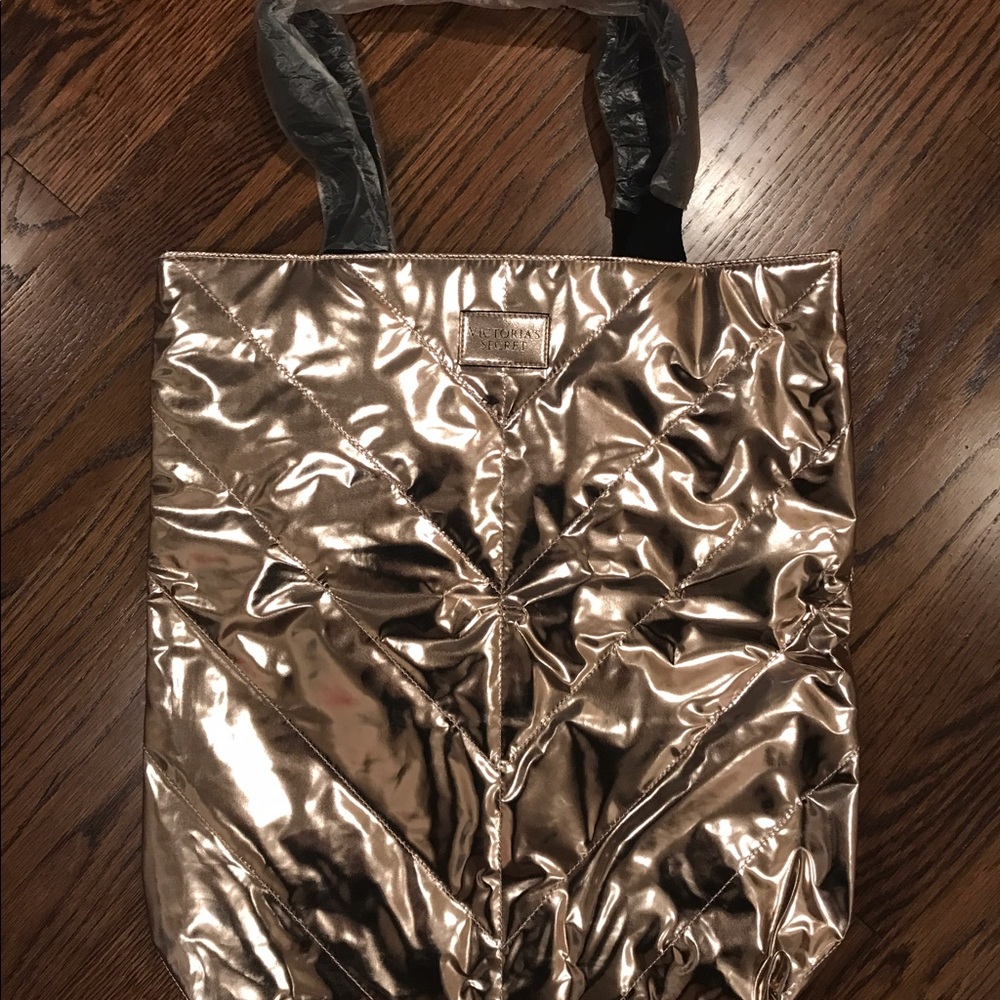 Brand new Victoria's Secret trendy rose gold bag!