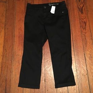NY& Co skinny leggings.  Size 4.  New with tags
