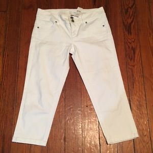 NY&Co white curvy cropped leggings.   Sz 4 NEW