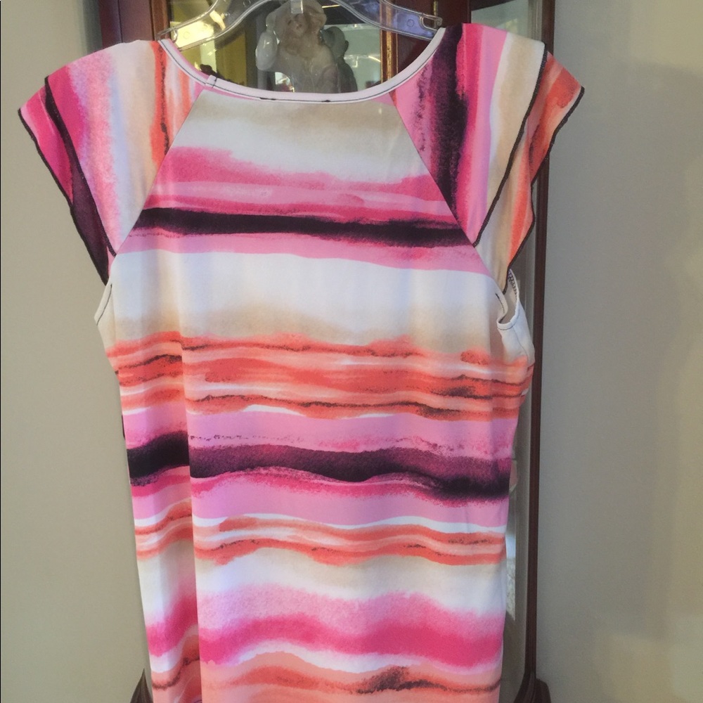 Large Sleeveless Tank - Picture 3 of 3