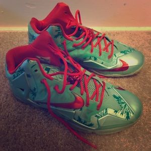 Nike LeBron XI, Christmas-GREEN GLOW/LIGHT-12