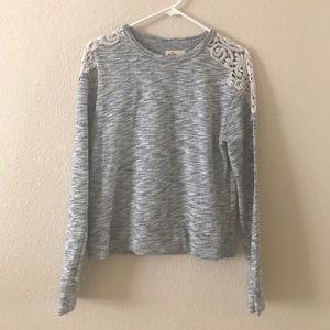 Hollister (S) Gray Sweater