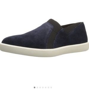 Naya brand new Yvonne size 9 suede sneakers