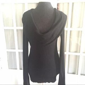Long sleeve scoop neck