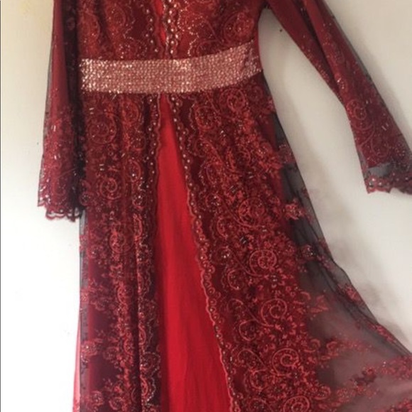 Dress - Picture 3 of 3