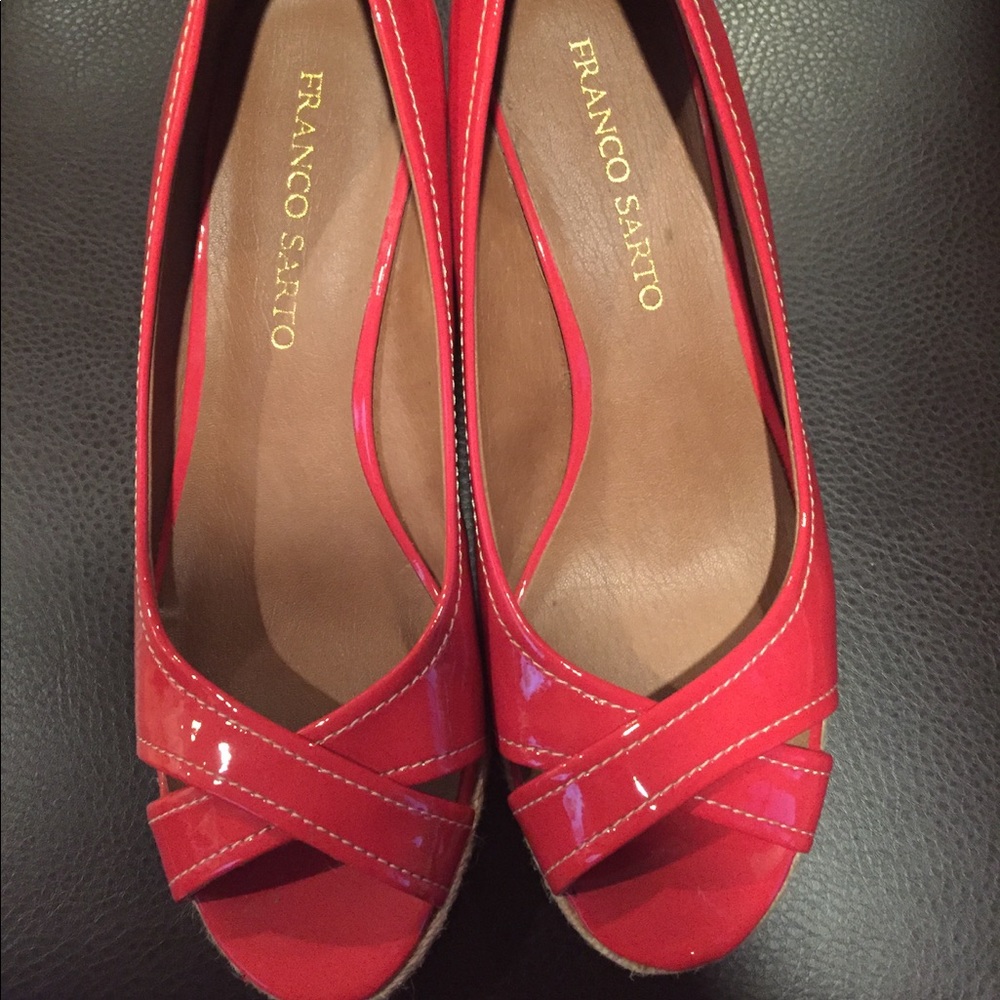 November Sale!! Coral patent wedge espadrilles