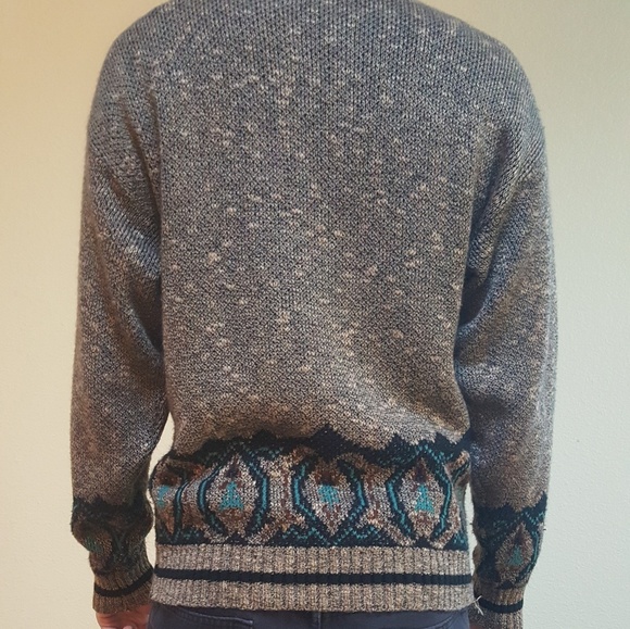 Diamonds are forever and so is this sweater - Picture 2 of 3