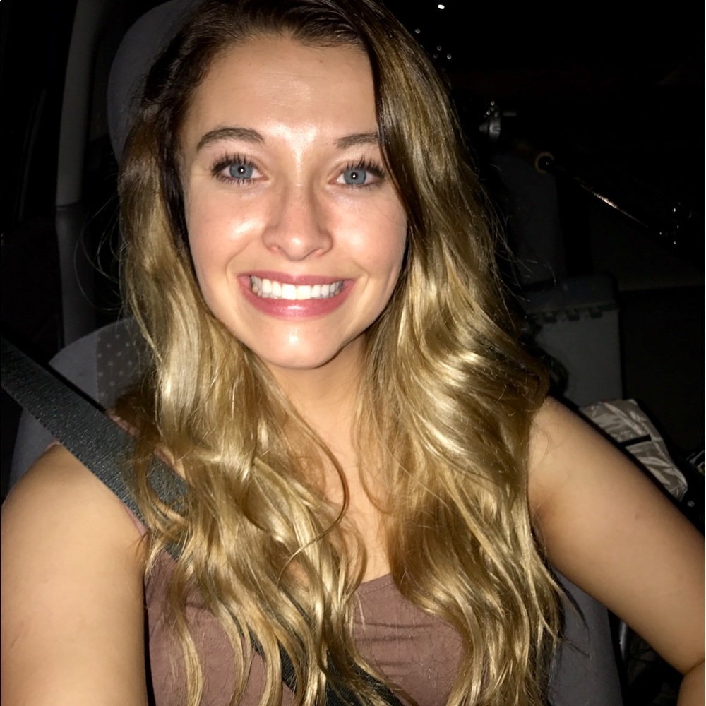 Meet your Posher, Lauren