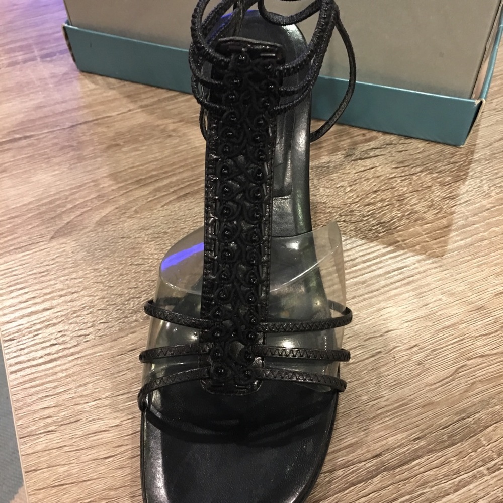 Black leather Nine West sandals. Size 7.5