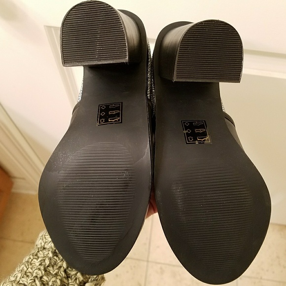 Shoemint Size 6.5 Peep Toe Booties - Picture 4 of 6