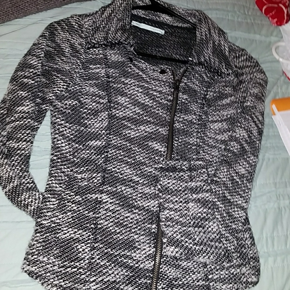 Maurices knit black and white Small zip up top