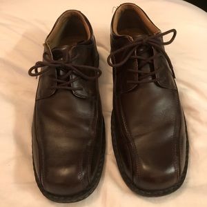 Dockers Brown Leather Dress shoes. Size 12.