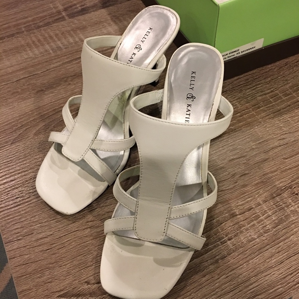 Kelly & Katie white Savannah heels 7.5