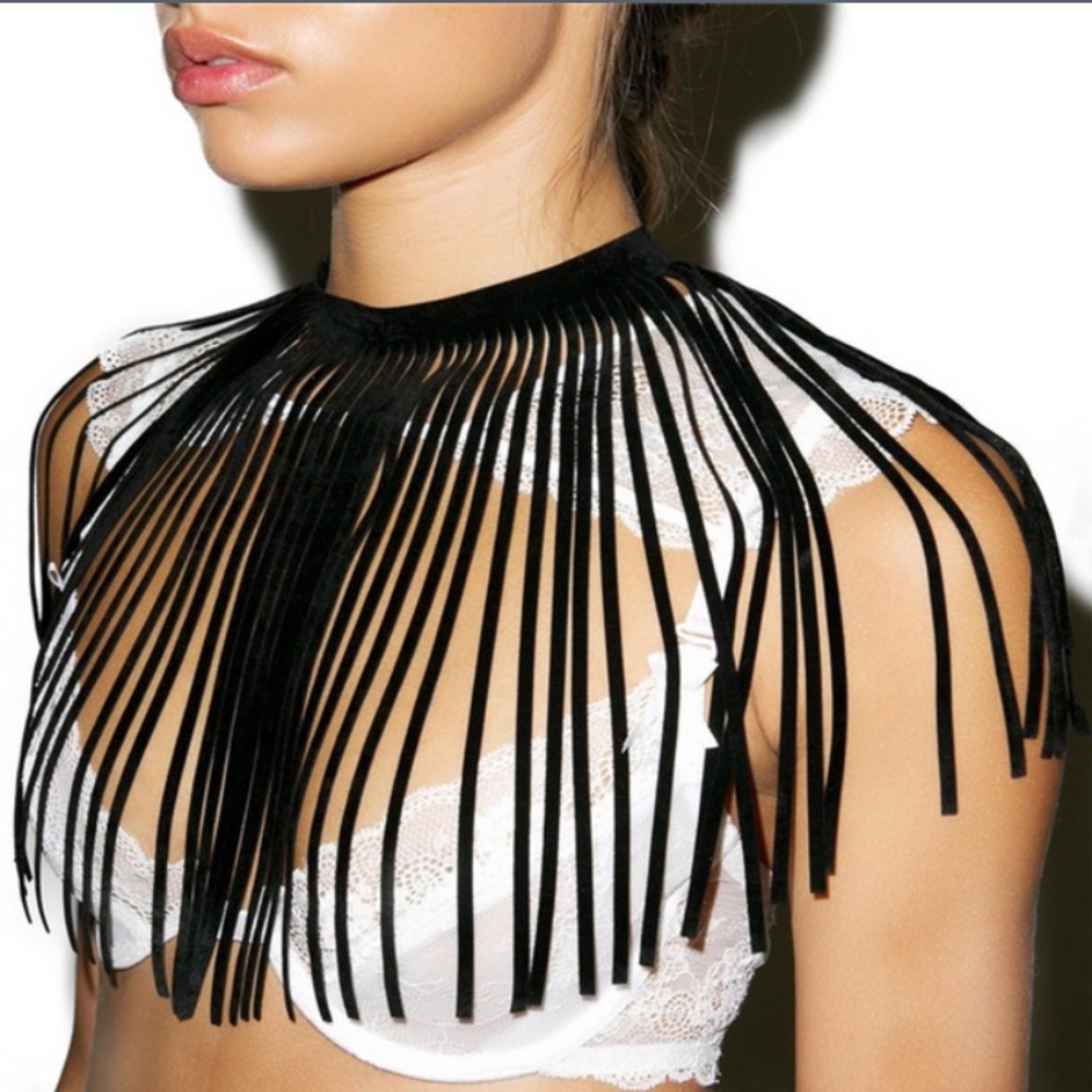 🎀HP 10-11 🎀 Sexy and chic high fashion trend PU leather Jumbo tassel choker